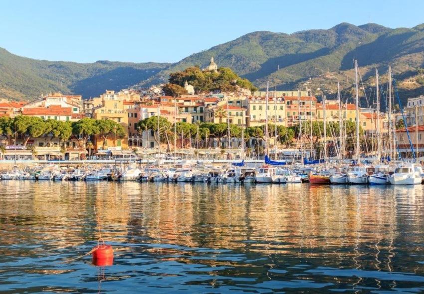 Apartamento Il Timone Riva Ligure Exterior foto